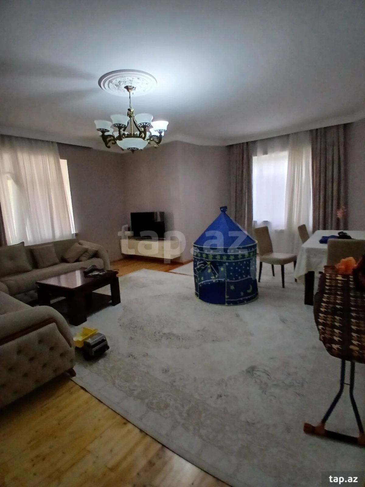 Satılır 9 otaqlı həyət evi