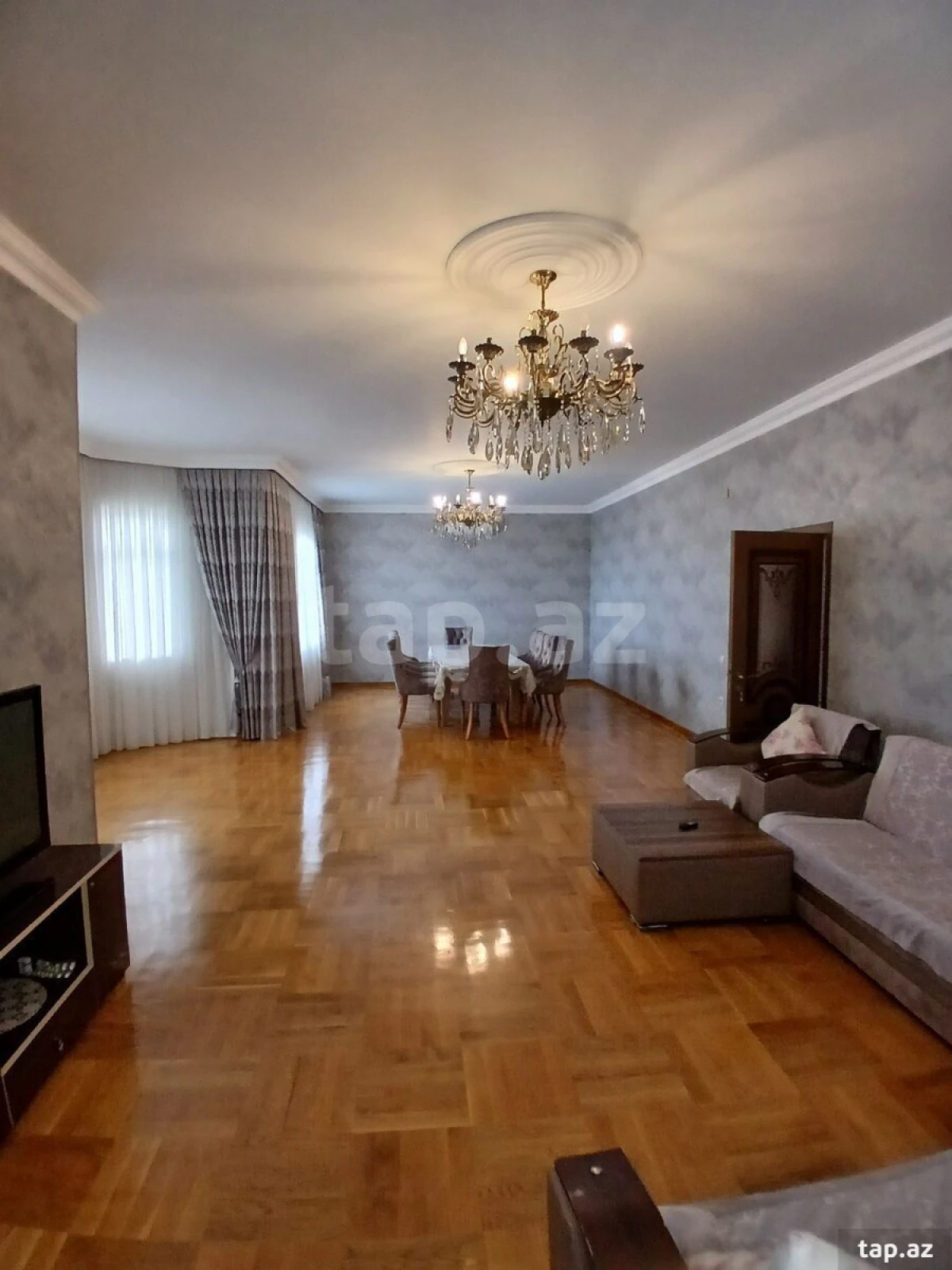 Satılır 9 otaqlı həyət evi