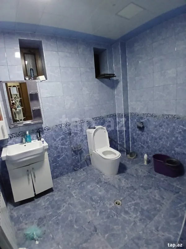 Satılır 9 otaqlı həyət evi