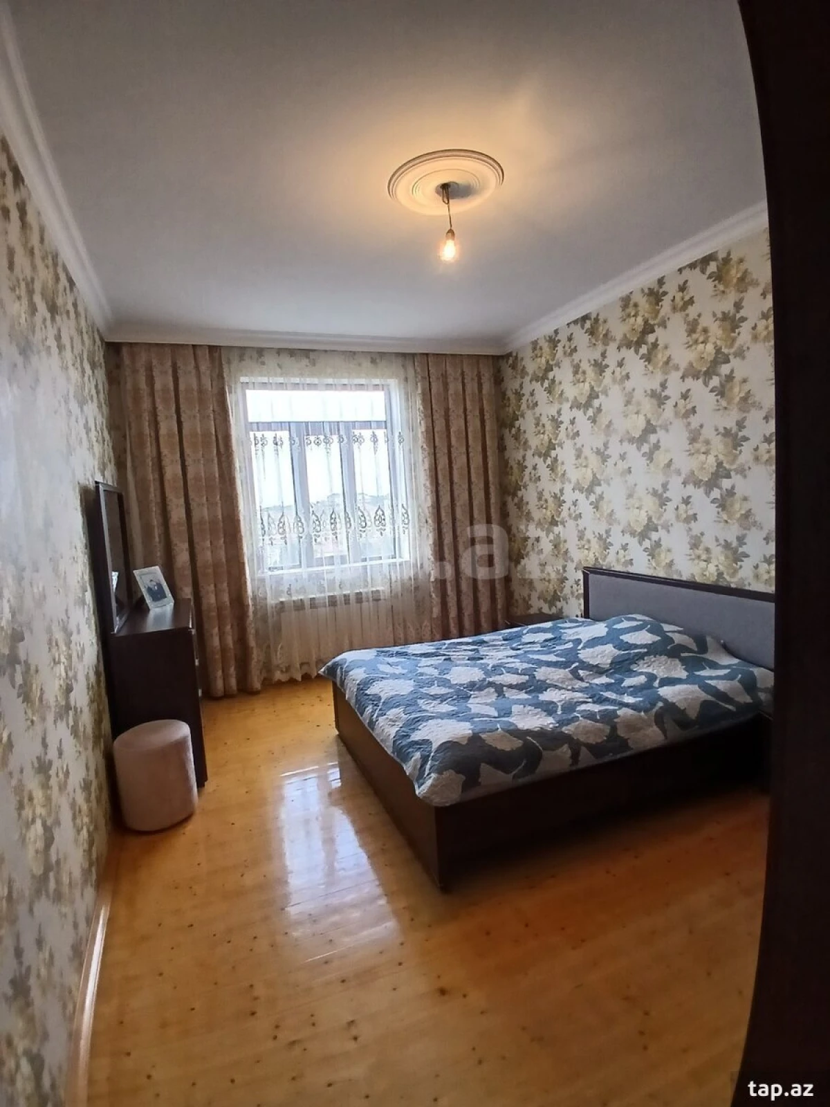 Satılır 9 otaqlı həyət evi