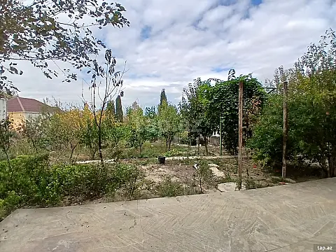 Satılır 9 otaqlı həyət evi