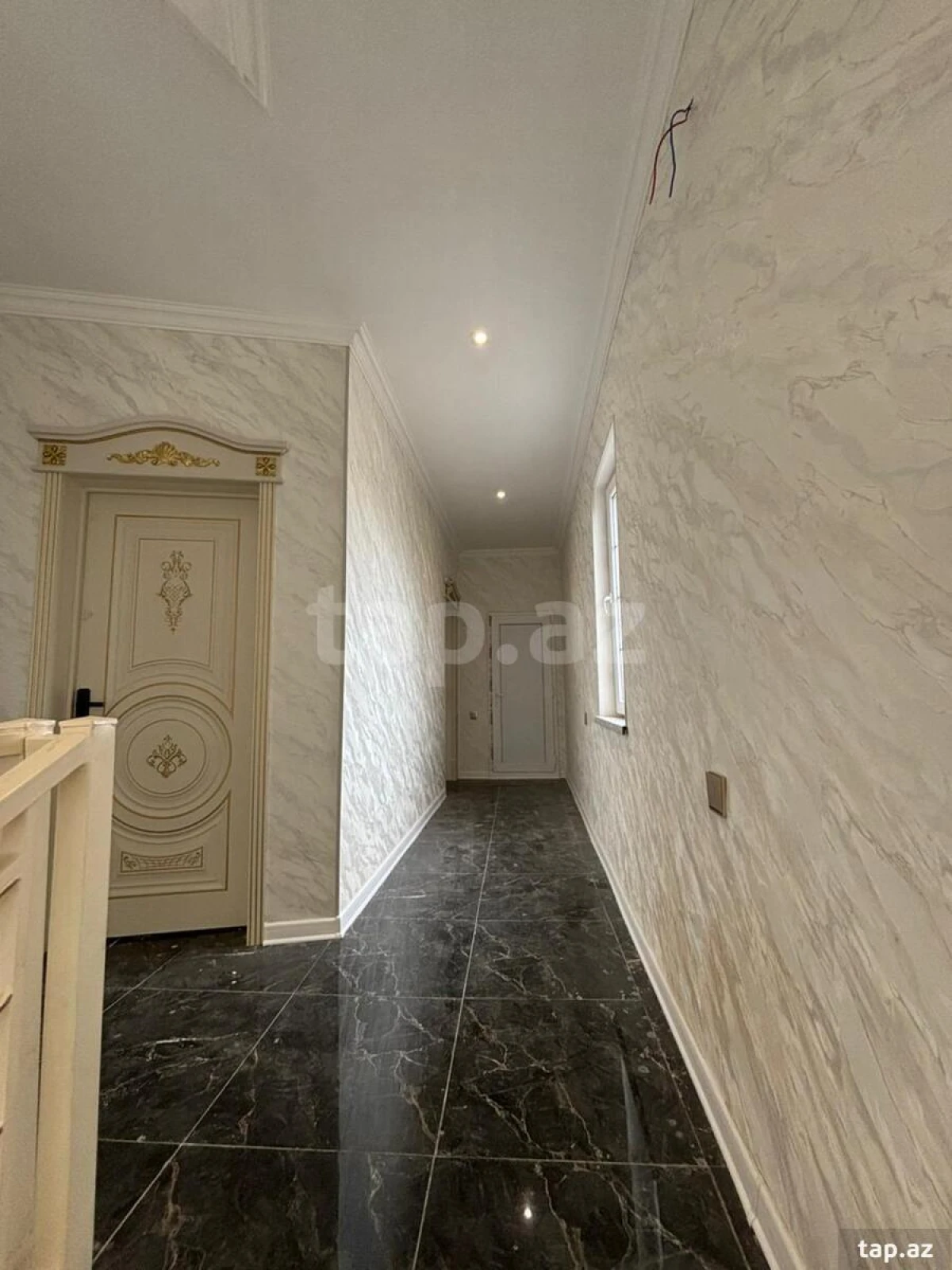 Satılır 5 otaqlı həyət evi