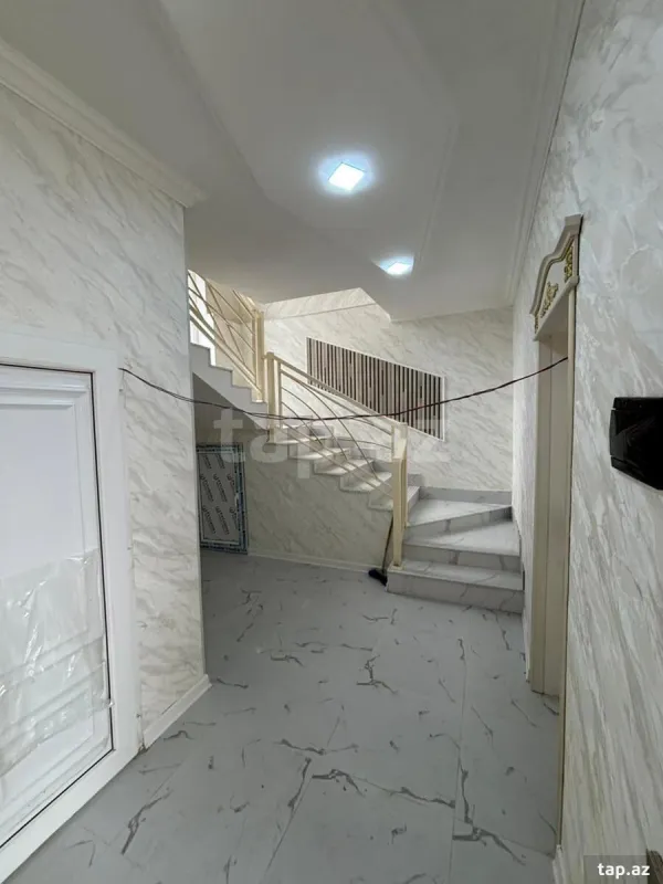 Satılır 5 otaqlı həyət evi