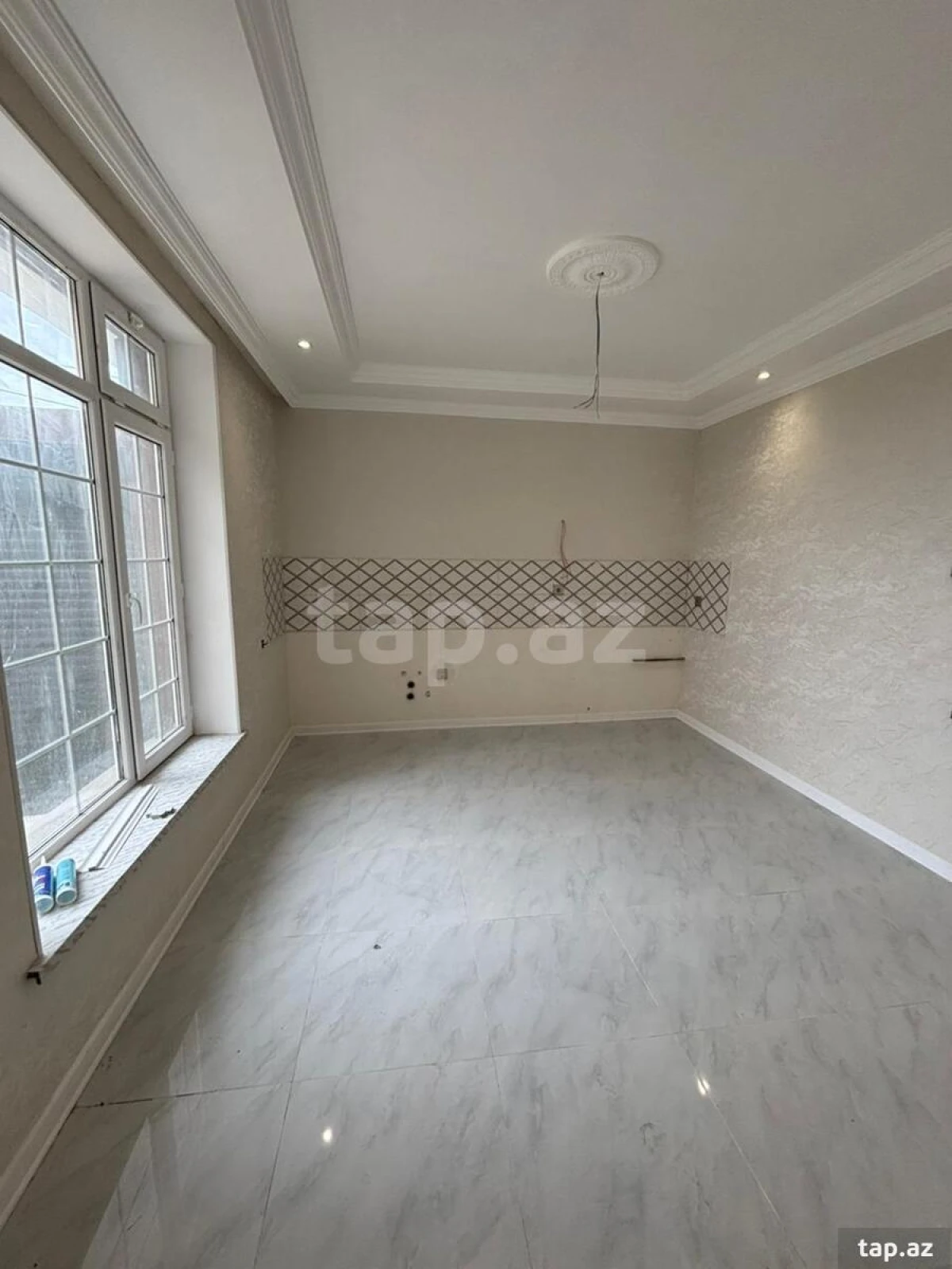 Satılır 5 otaqlı həyət evi