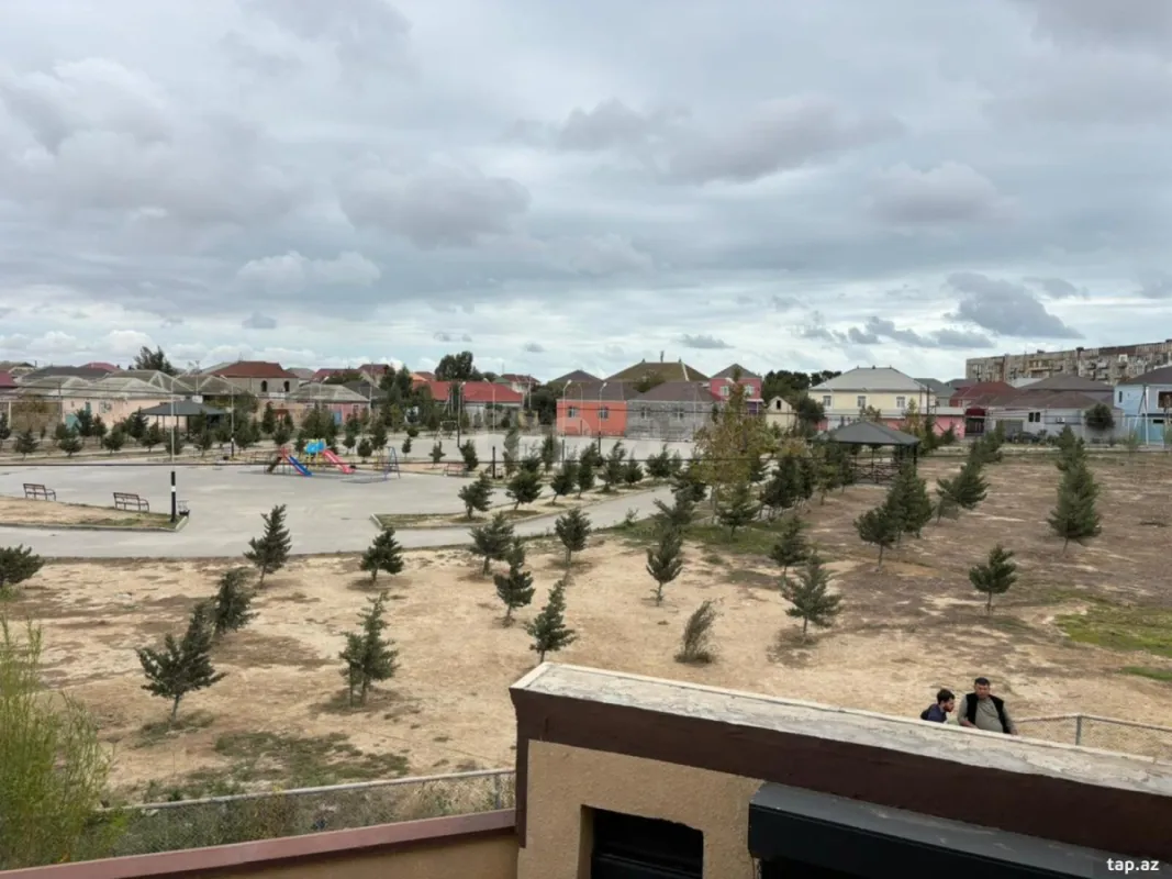 Satılır 5 otaqlı həyət evi