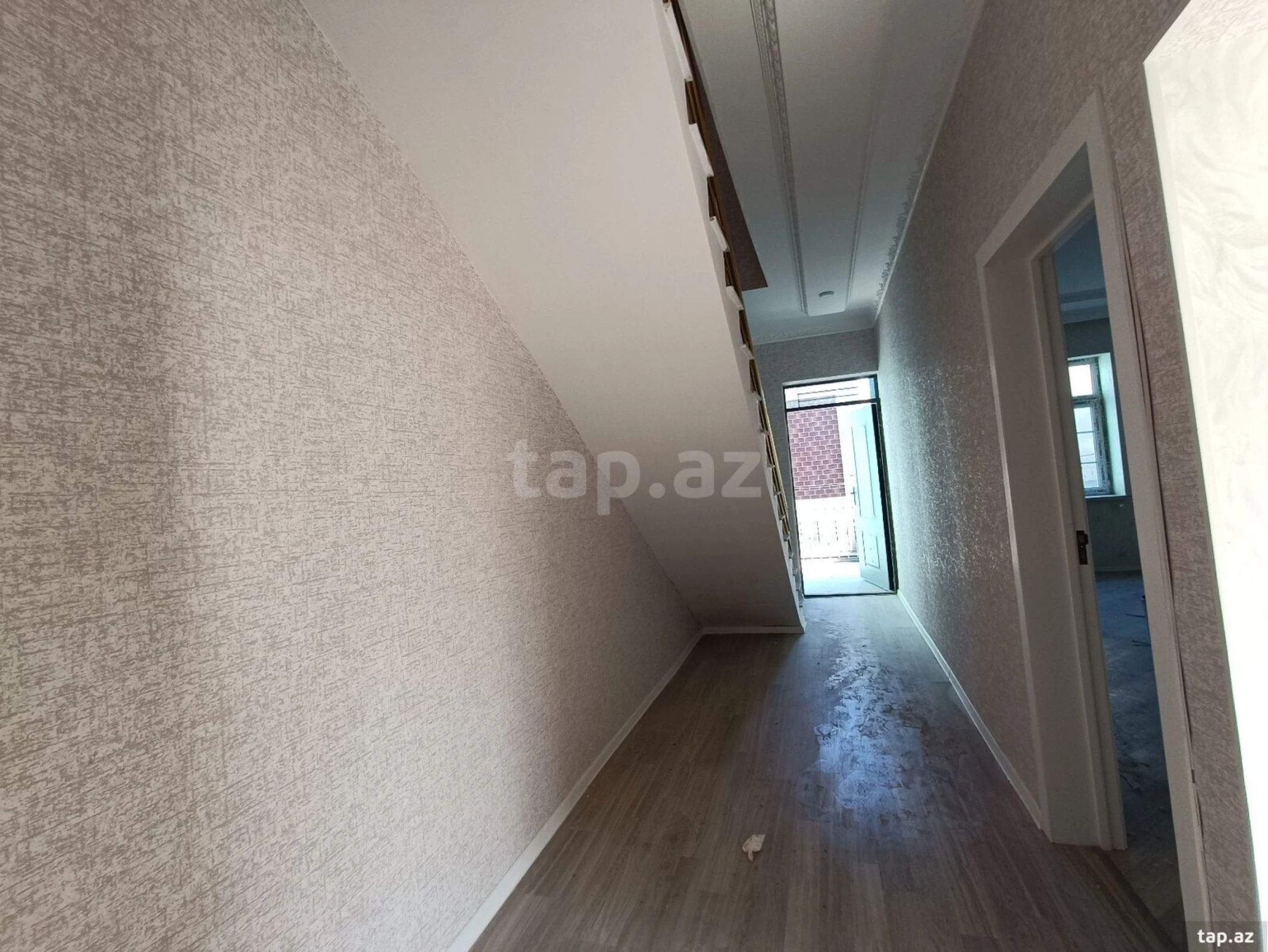 Satılır 5 otaqlı həyət evi