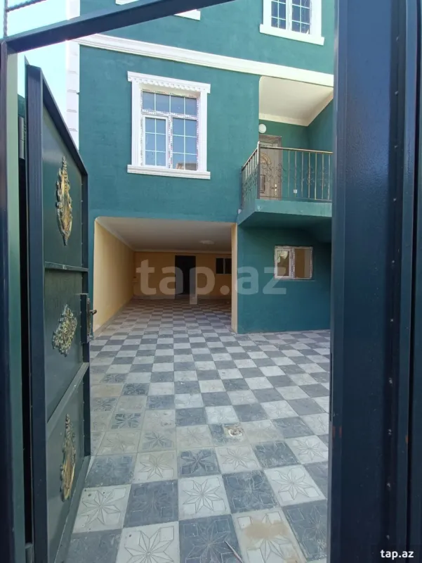 Satılır 5 otaqlı həyət evi