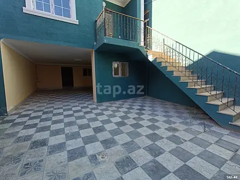 Satılır 5 otaqlı həyət evi
