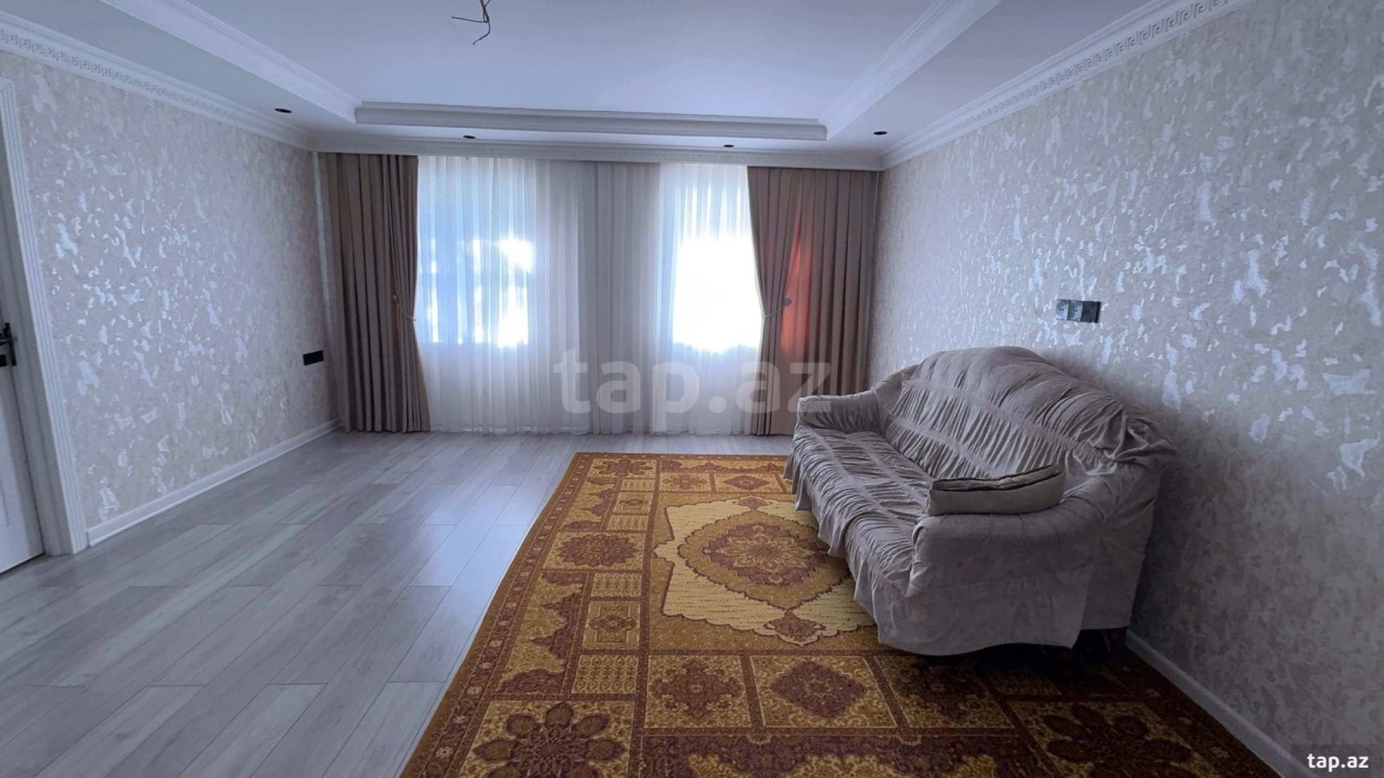 Satılır 4 otaqlı həyət evi