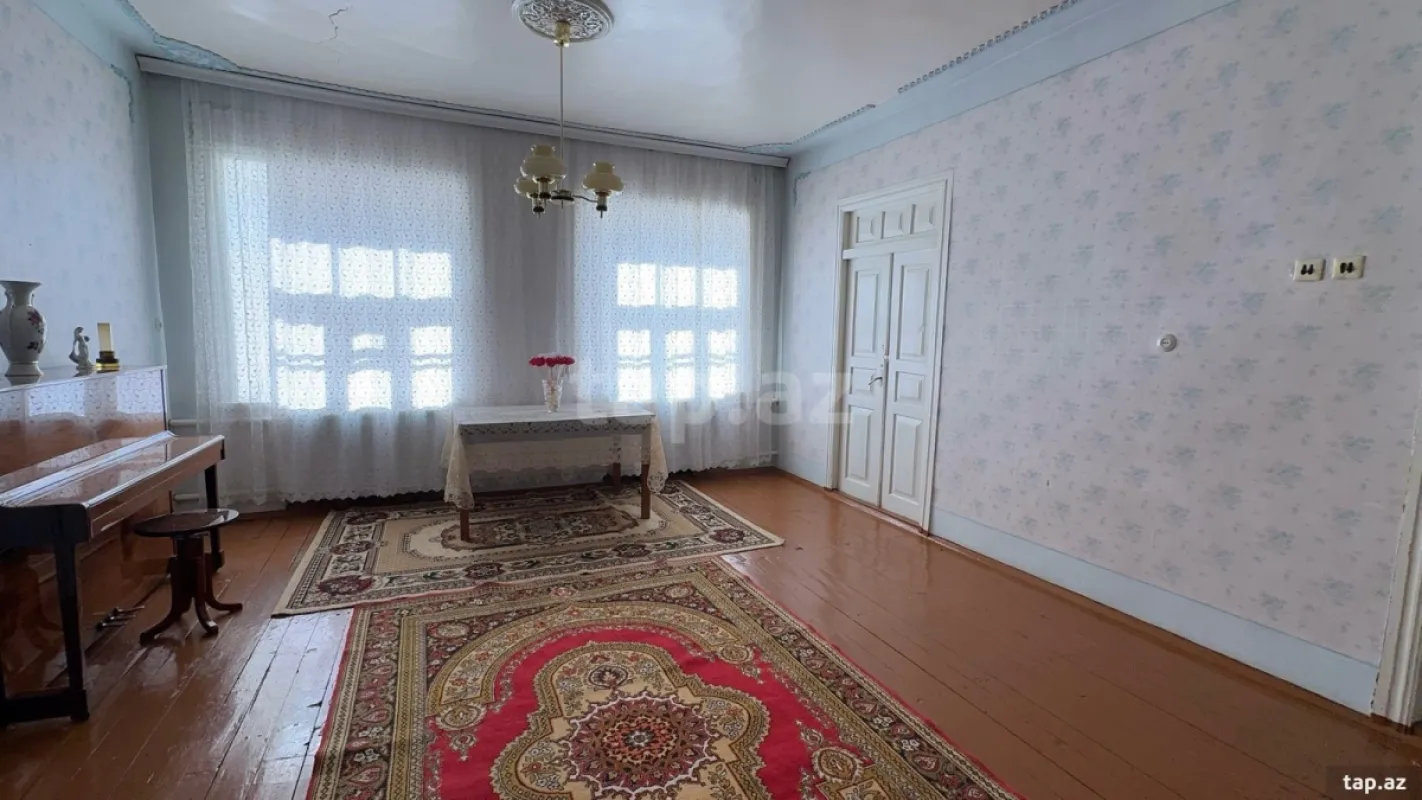 Satılır 4 otaqlı həyət evi