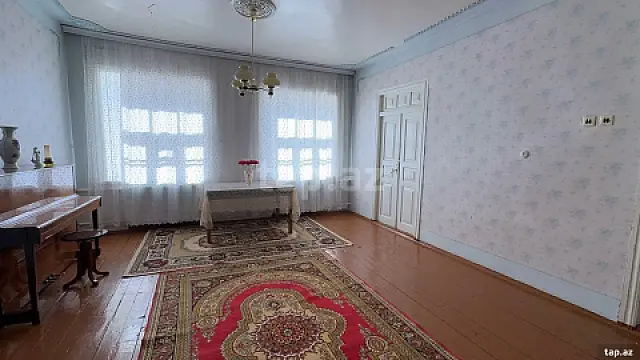 Satılır 4 otaqlı həyət evi