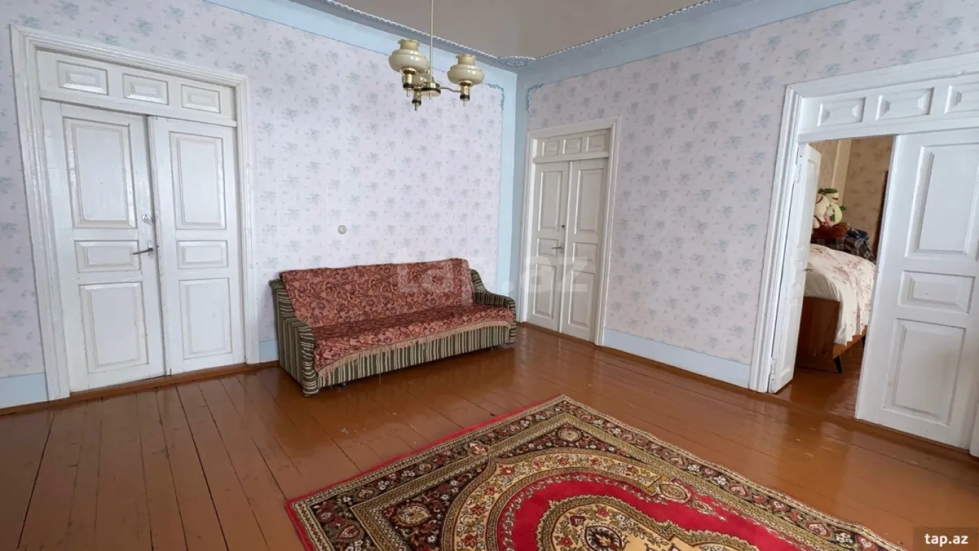 Satılır 4 otaqlı həyət evi