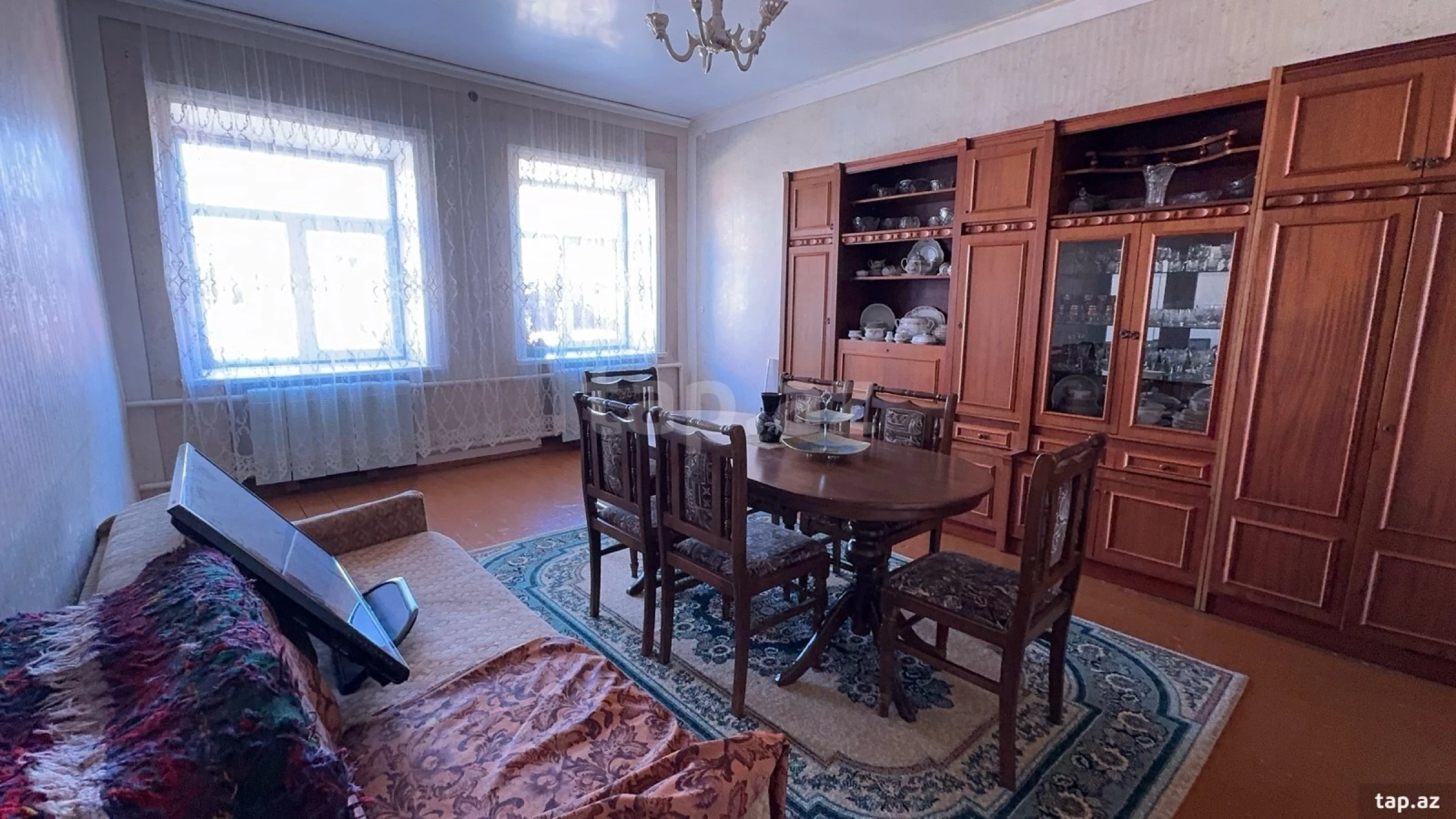 Satılır 4 otaqlı həyət evi