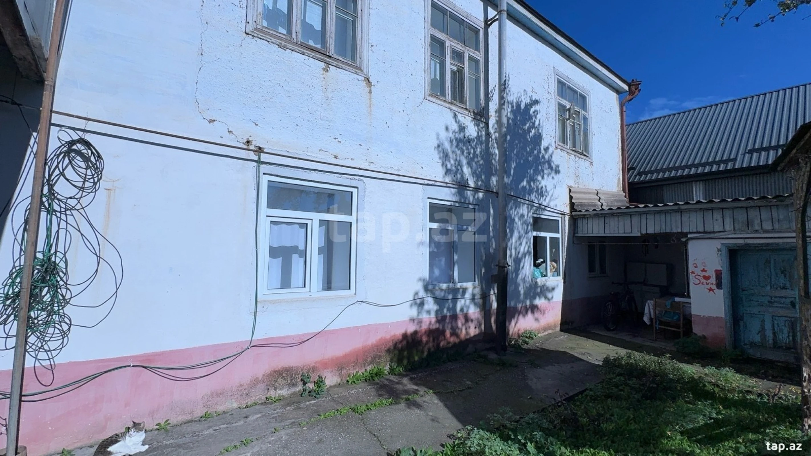 Satılır 4 otaqlı həyət evi