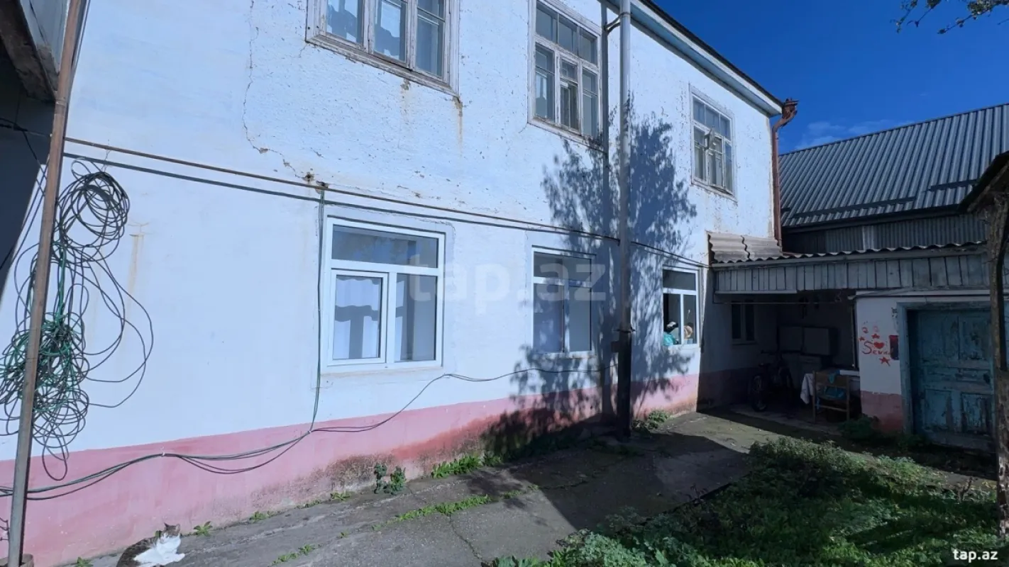 Satılır 4 otaqlı həyət evi