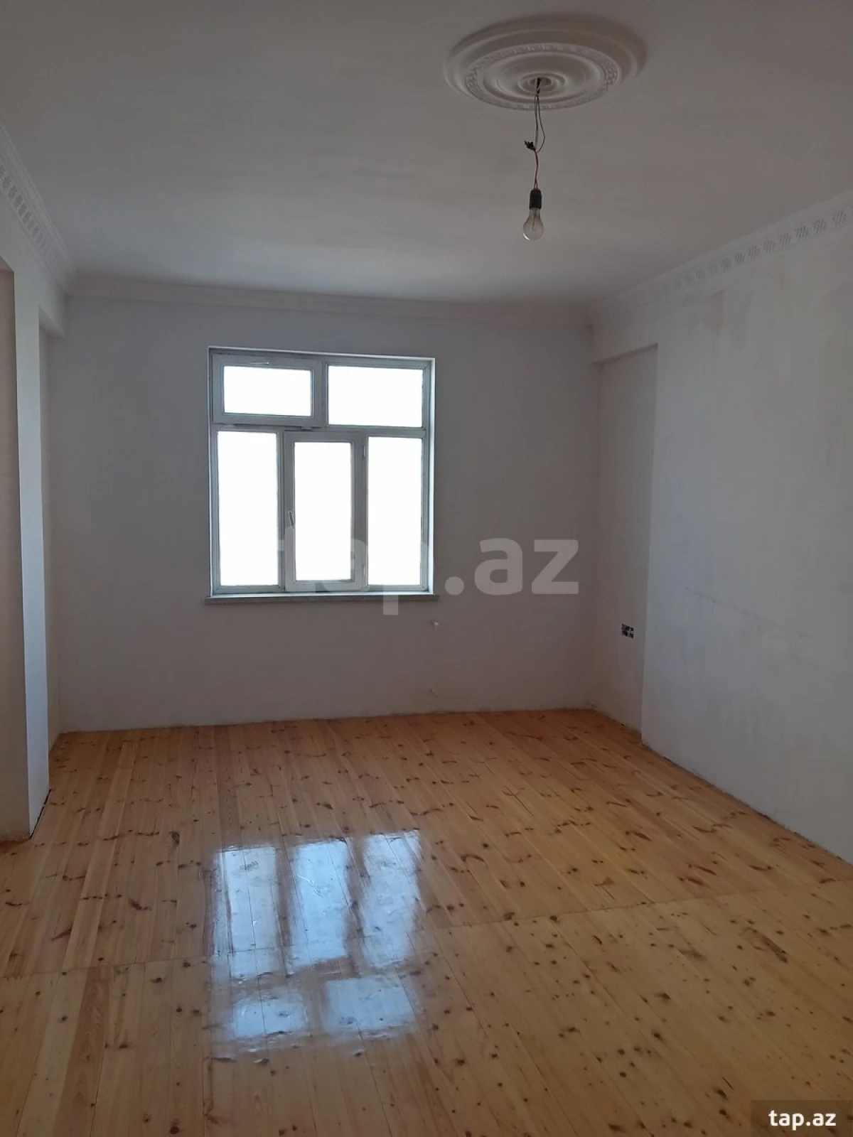 Kirayə verilir 2 otaqlı yeni tikili 75 m²