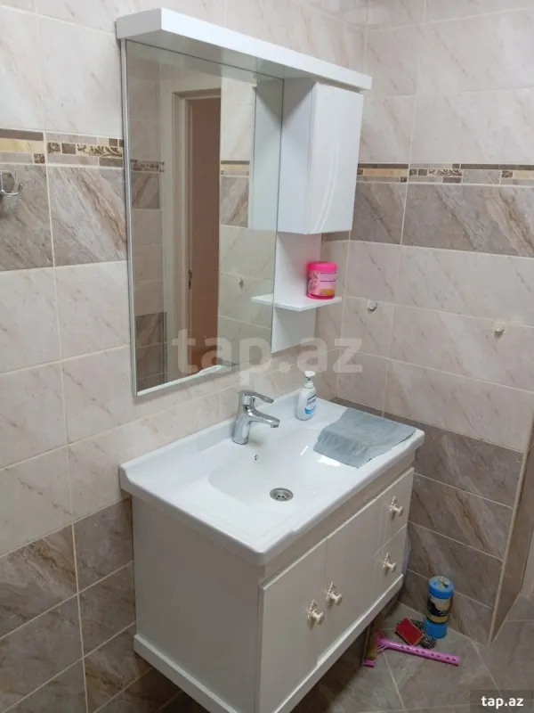 Kirayə verilir 2 otaqlı yeni tikili 75 m²