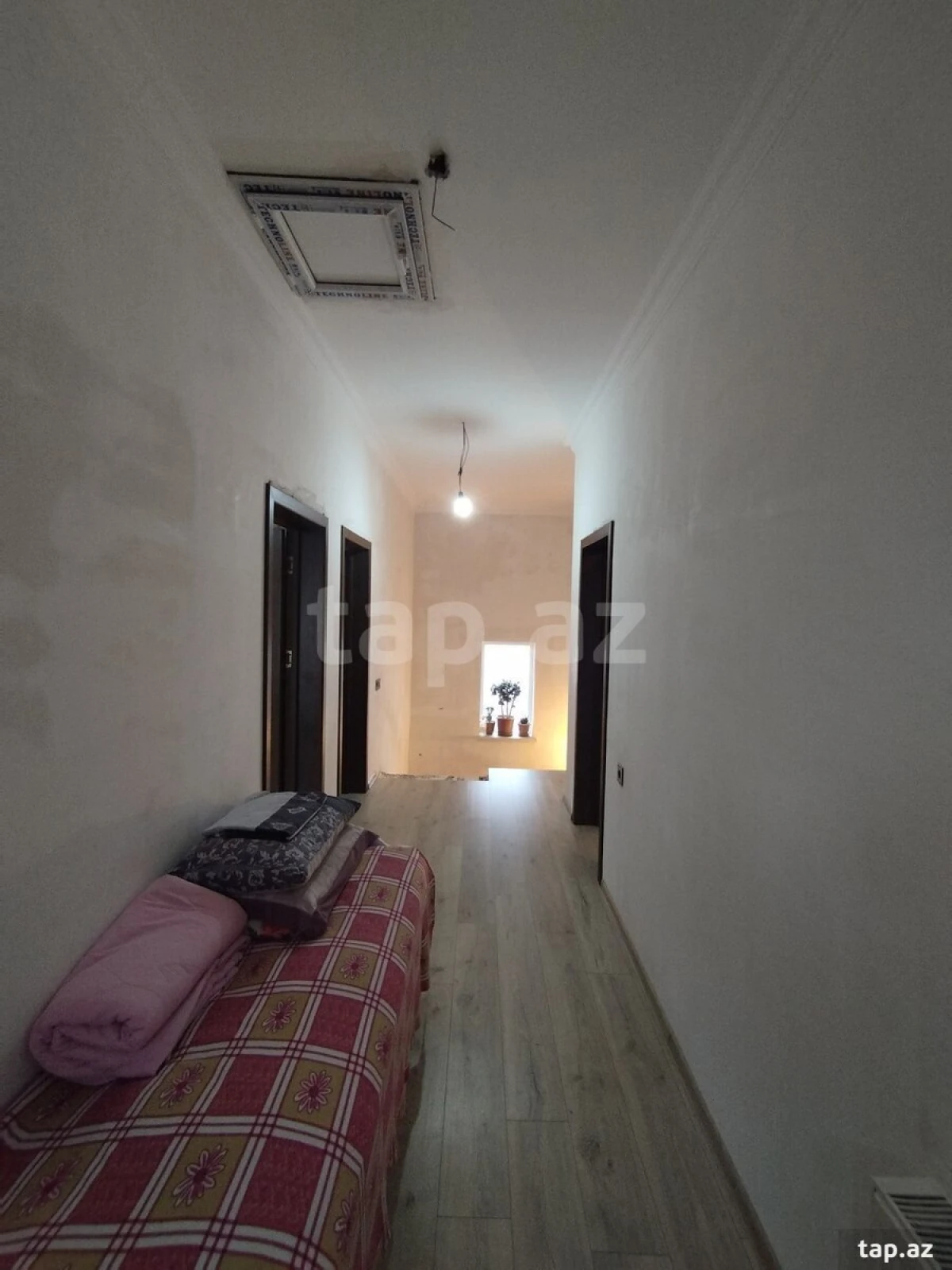 Satılır 4 otaqlı həyət evi