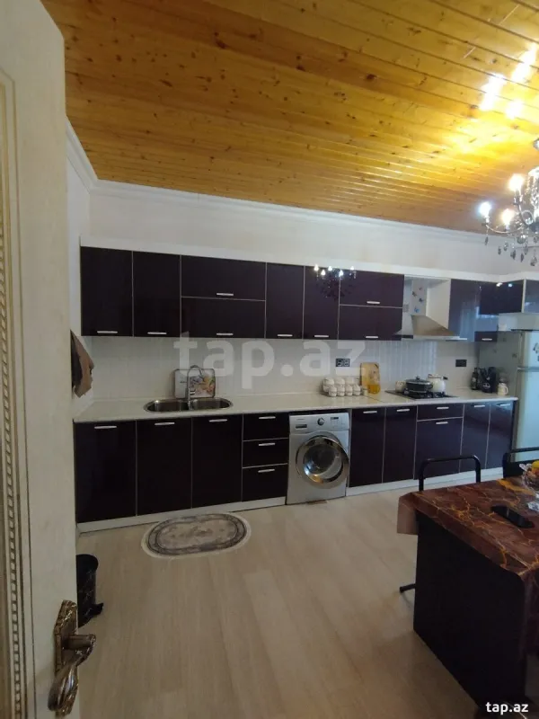 Satılır 4 otaqlı həyət evi