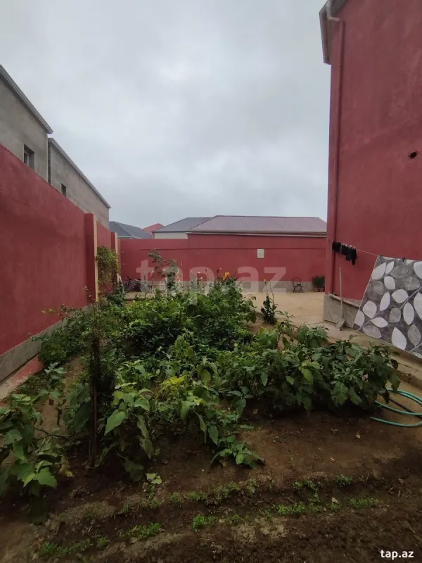 Satılır 4 otaqlı həyət evi