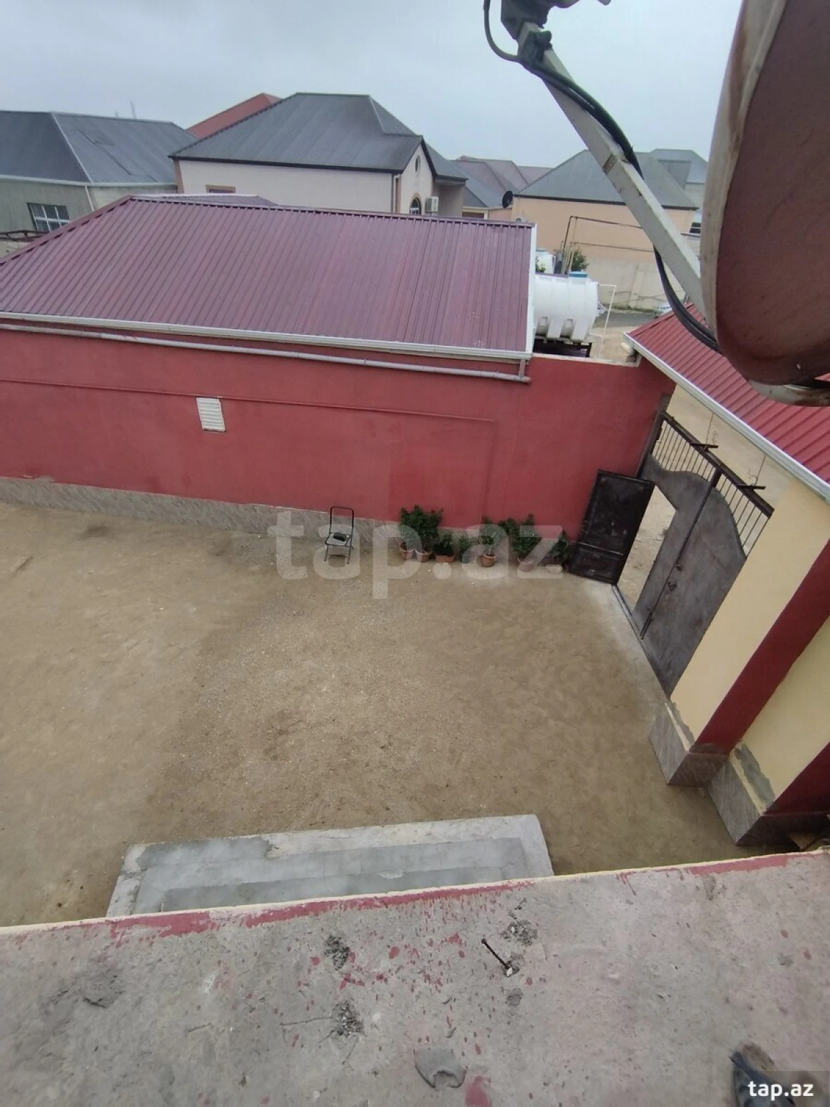 Satılır 4 otaqlı həyət evi