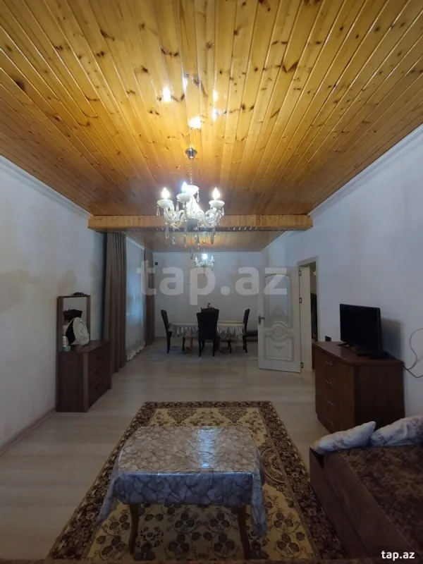 Satılır 4 otaqlı həyət evi