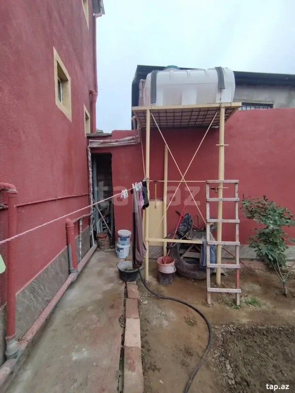 Satılır 4 otaqlı həyət evi