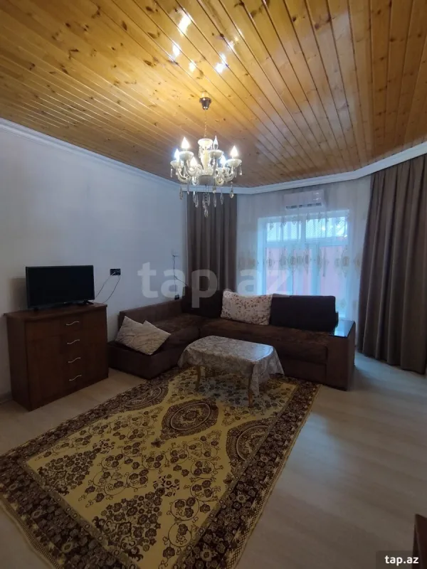 Satılır 4 otaqlı həyət evi