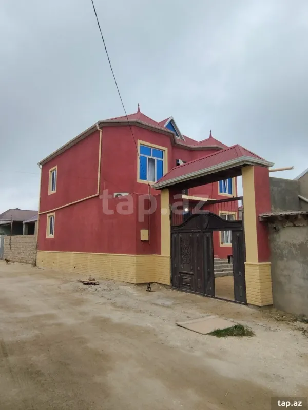 Satılır 4 otaqlı həyət evi
