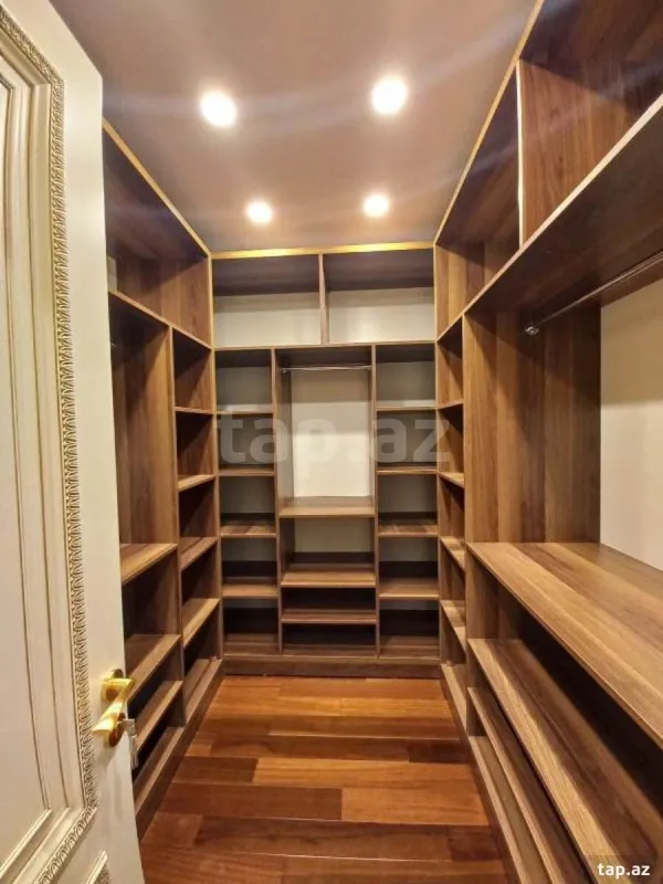 Satılır 4 otaqlı yeni tikili 248 m²