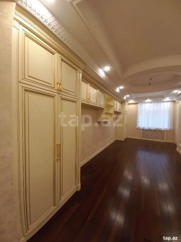 Satılır 4 otaqlı yeni tikili 248 m²