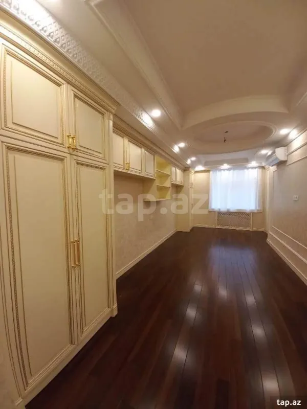 Satılır 4 otaqlı yeni tikili 248 m²