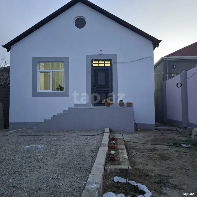Satılır 3 otaqlı həyət evi 80 m²