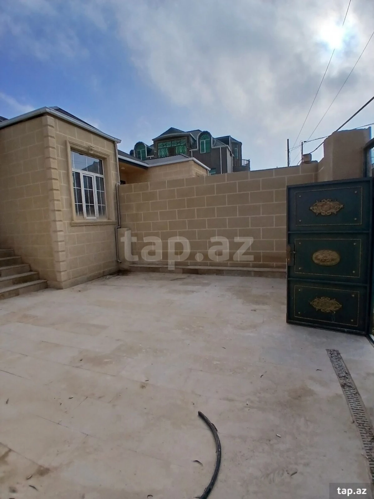 Satılır 4 otaqlı həyət evi