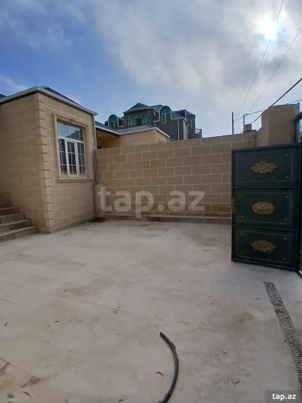 Satılır 4 otaqlı həyət evi