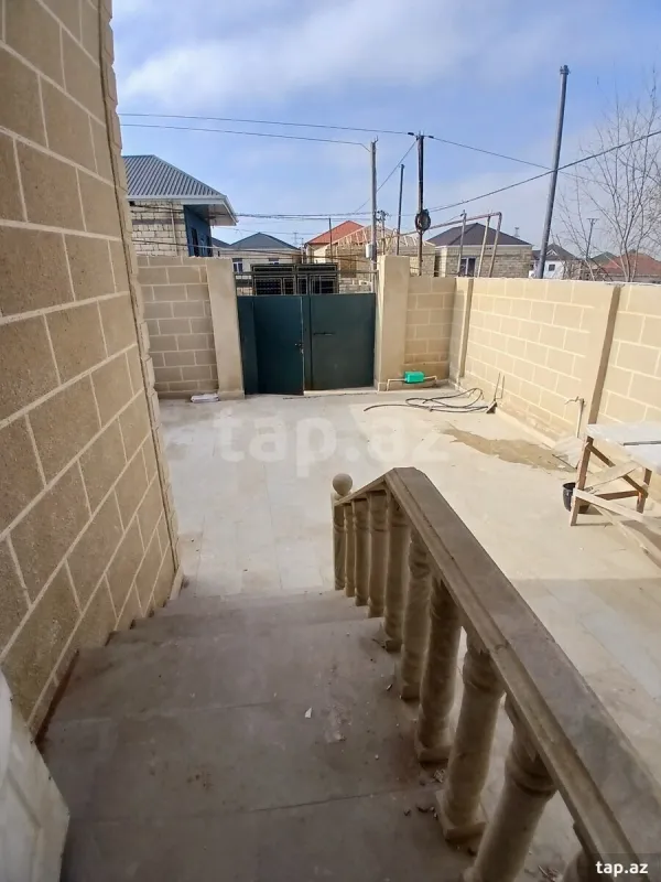 Satılır 4 otaqlı həyət evi