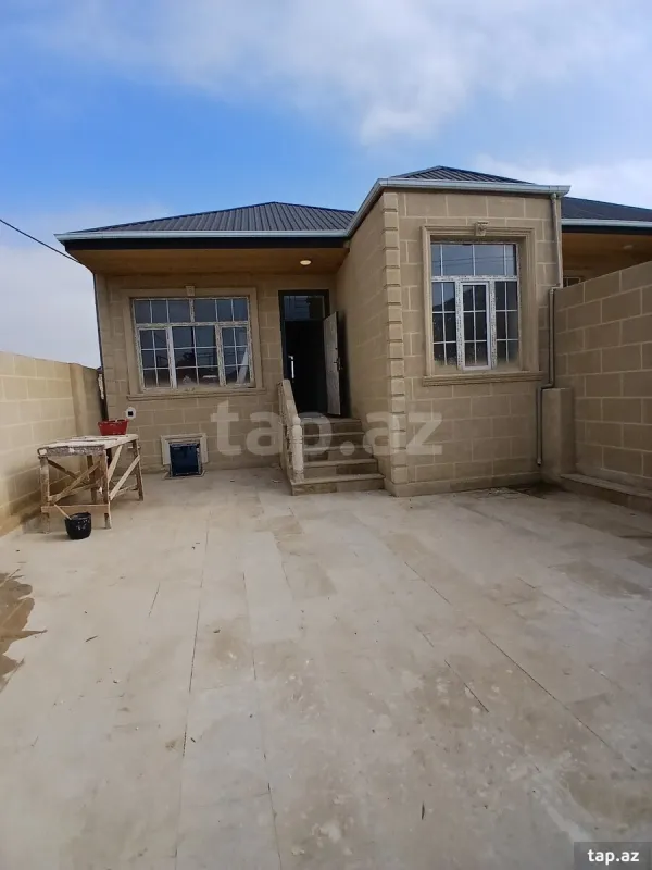 Satılır 4 otaqlı həyət evi