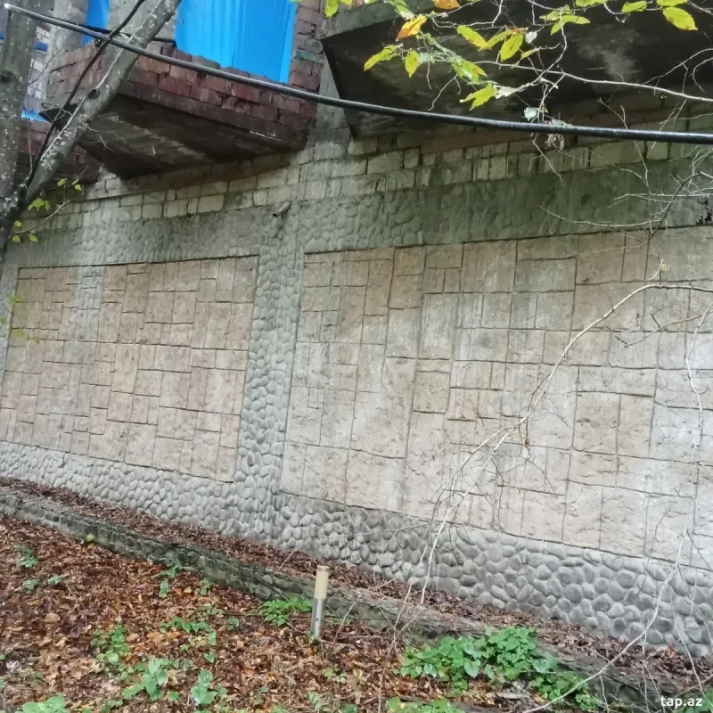 Satılır 8 otaqlı həyət evi 1000 m²