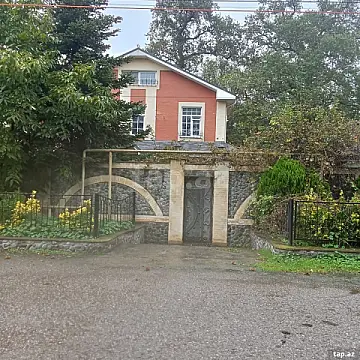 Satılır 8 otaqlı həyət evi 1000 m² — Bakı 8 otaq 1000.00 m²