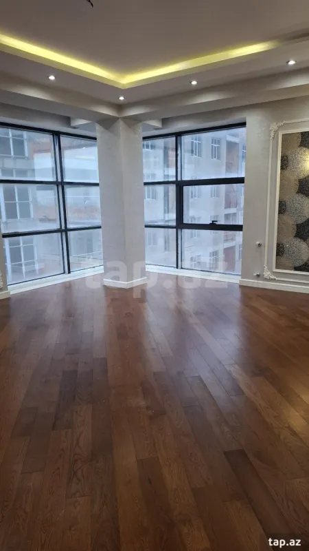 Satılır 4 otaqlı yeni tikili 156 m²