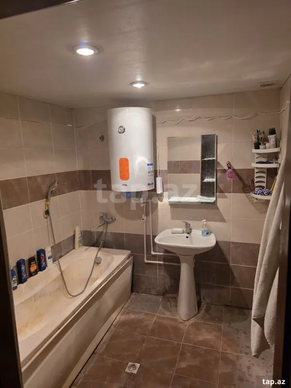 Satılır 3 otaqlı yeni tikili 95.6 m²