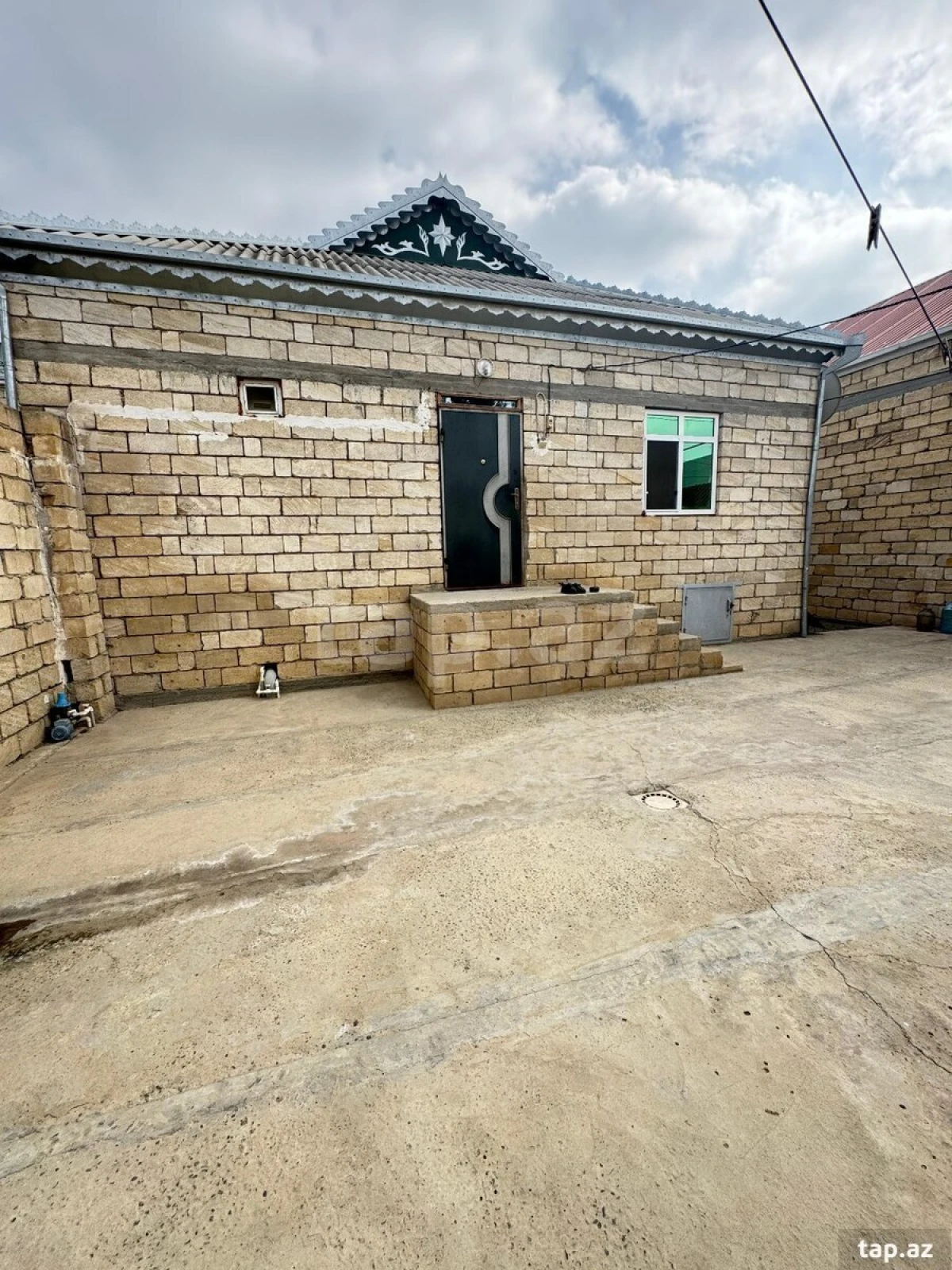 Satılır 3 otaqlı həyət evi