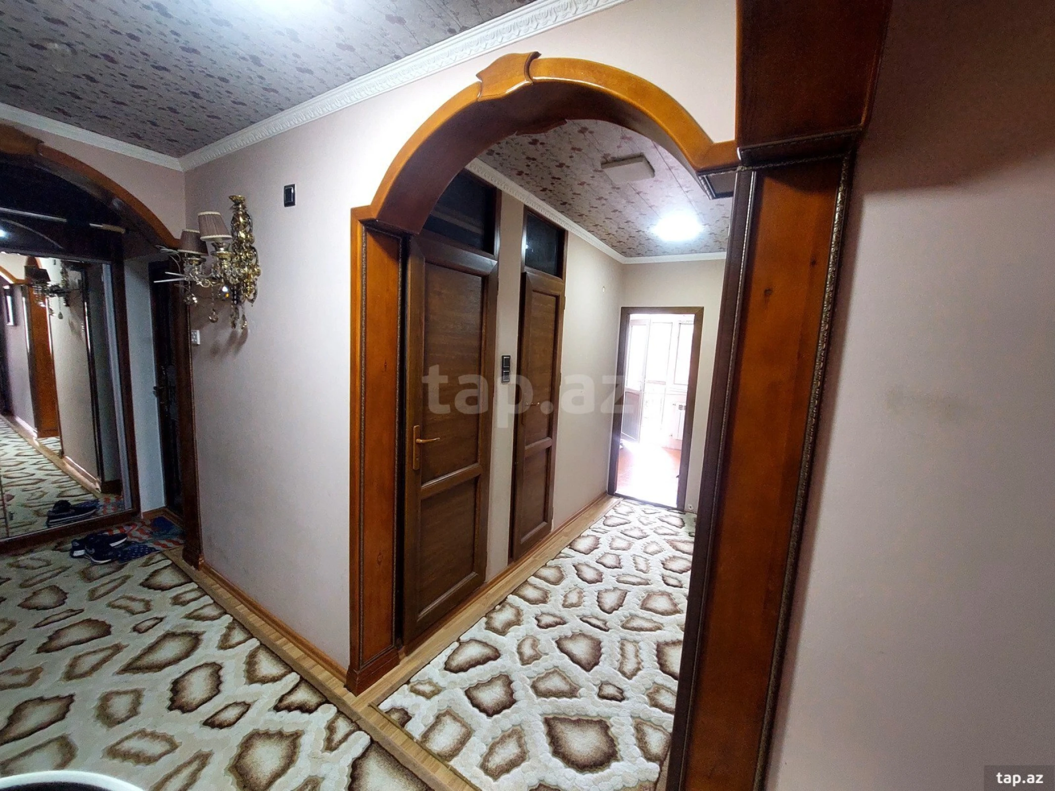 Satılır 5 otaqlı mənzil 110 m²