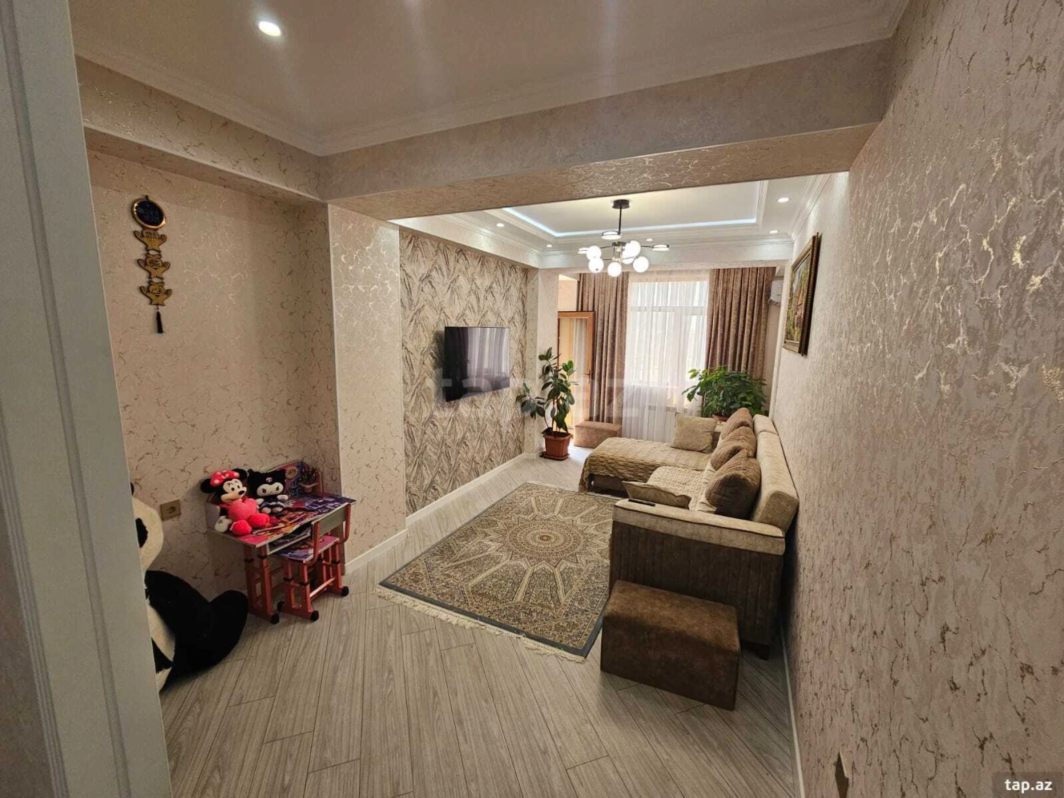 Satılır 3 otaqlı yeni tikili 130 m²