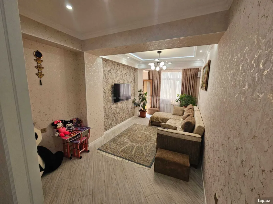 Satılır 3 otaqlı yeni tikili 130 m²