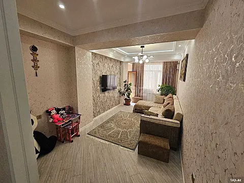 Satılır 3 otaqlı yeni tikili 130 m²