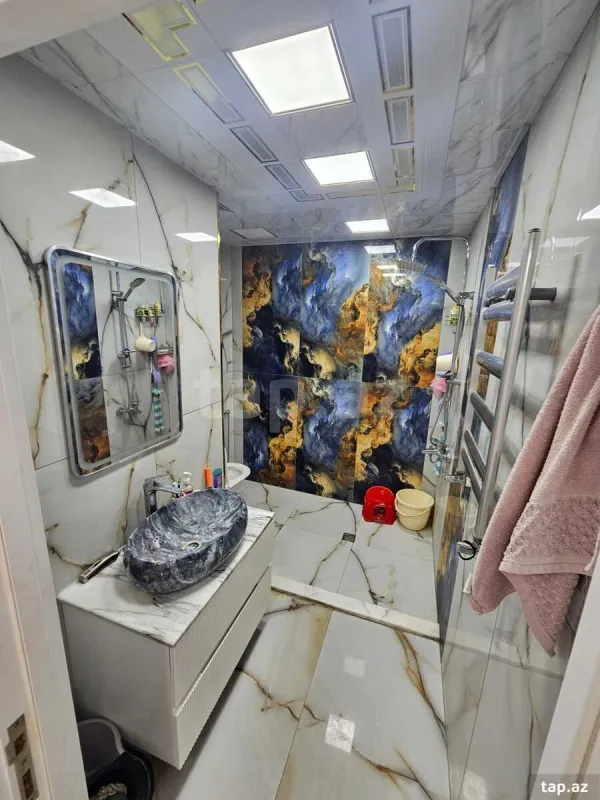 Satılır 3 otaqlı yeni tikili 130 m²