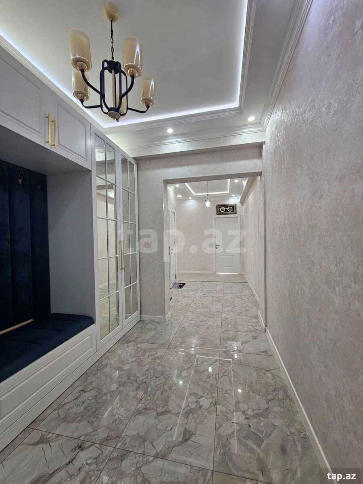 Satılır 3 otaqlı yeni tikili 130 m²