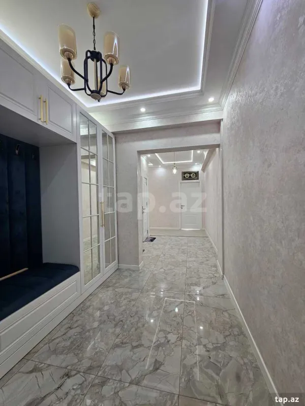 Satılır 3 otaqlı yeni tikili 130 m²