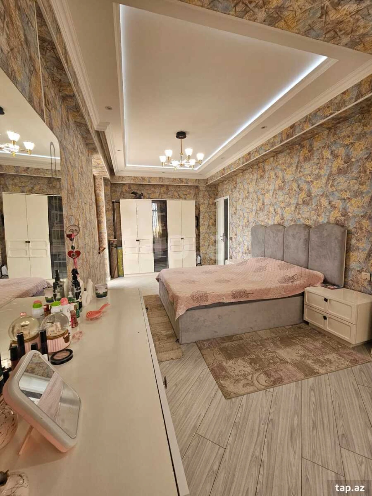 Satılır 3 otaqlı yeni tikili 130 m²